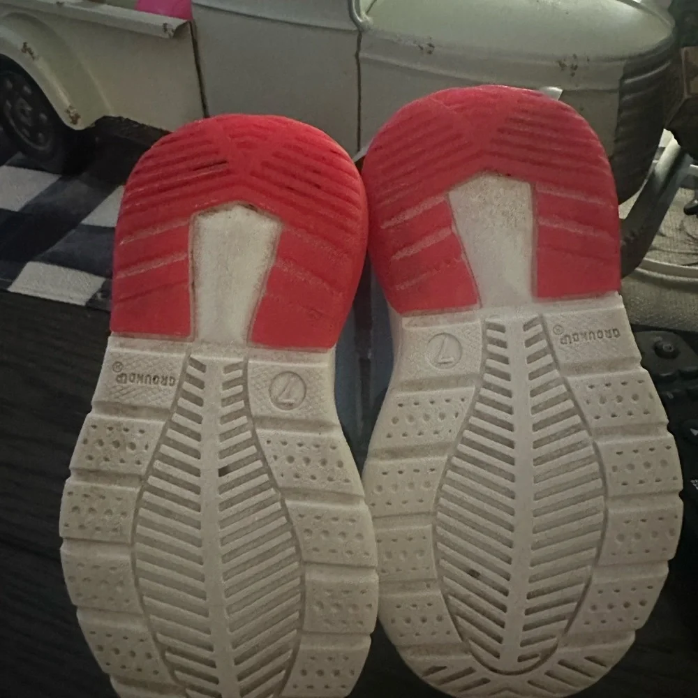 Toddler Bluey light up shoes size 7